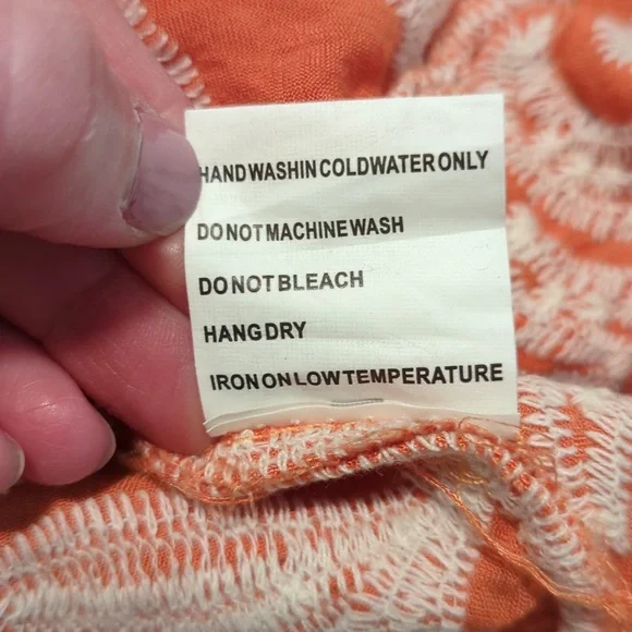 Solitaire Embroidered Floral Scallop Hem Blouse Top - Picture 8 of 9